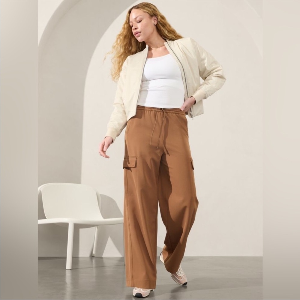 Athleta promenade high rise wide leg cargo pants medium tall NWOT